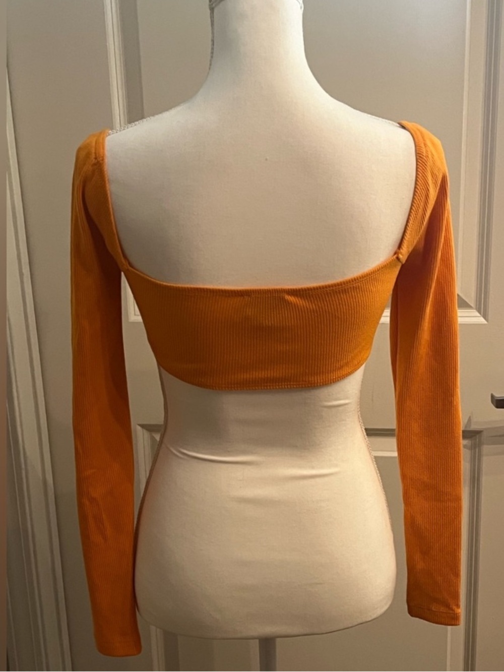 Princess Polly Becca Long Sleeve Crop Top | Orange | Size 2 🧡 - Picture 4 of 5